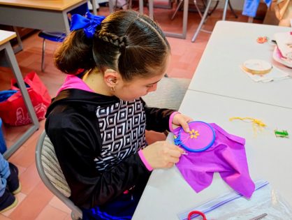 Comunicación sin barreras empodera a jóvenes con déficit auditivo