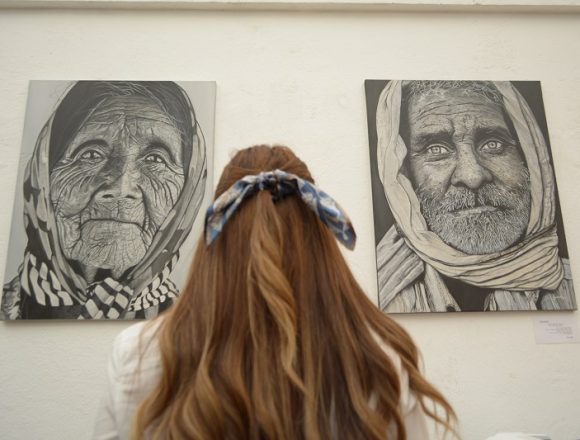 A través del arte rinde tributo a la mujer