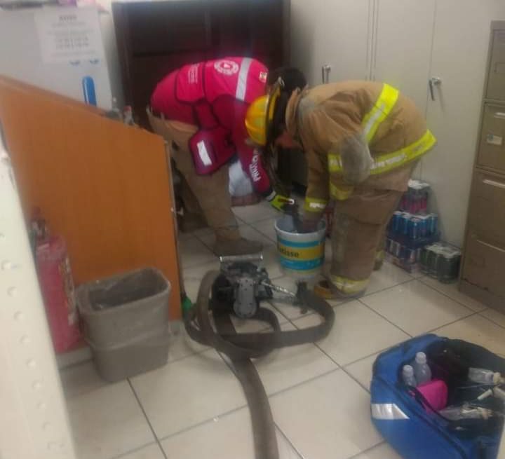 Man pressed in a forklift was demure in the Guadalajara Pharmacy