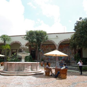 Instituto Allende Adds Romance to its Courtyard