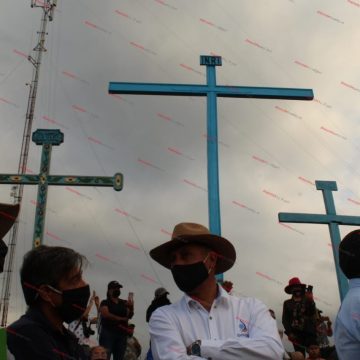 The panoramic view of Las Tres Cruces and the ritual site threatened